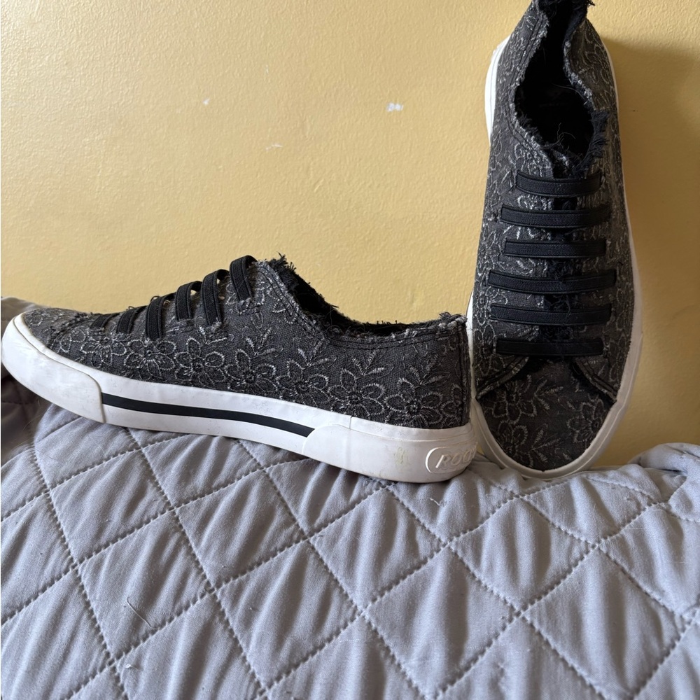 Rocket Dog Black Textured Sneakers